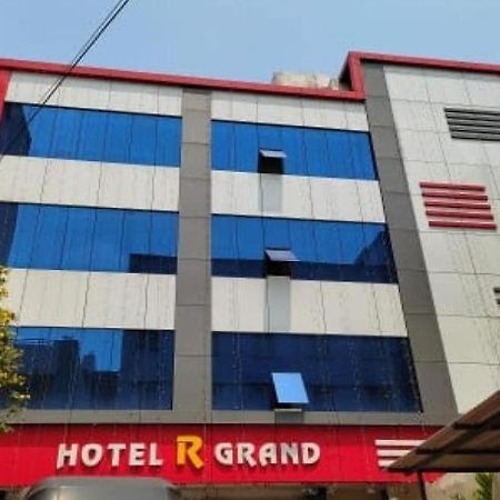 Oyo Flagship 80855 Hotel R Grand Vijayawada Exterior photo