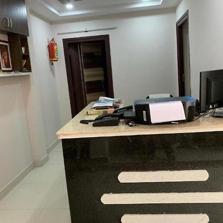 Oyo Flagship 80855 Hotel R Grand Vijayawada Exterior photo