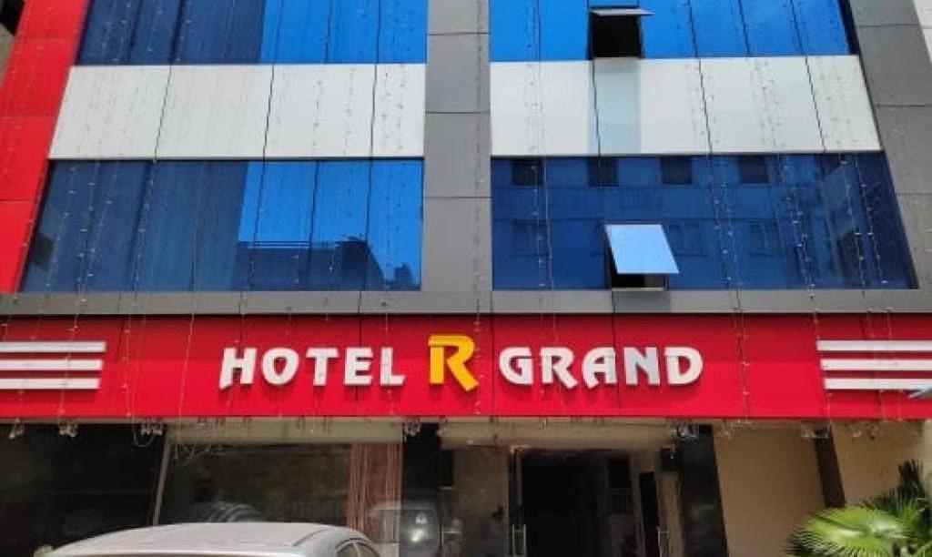 Oyo Flagship 80855 Hotel R Grand Vijayawada Exterior photo