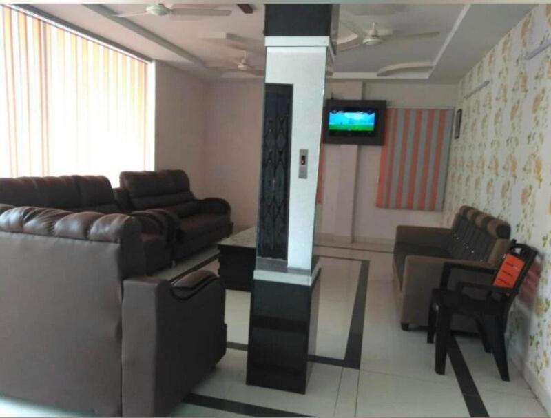 Oyo Flagship 80855 Hotel R Grand Vijayawada Exterior photo
